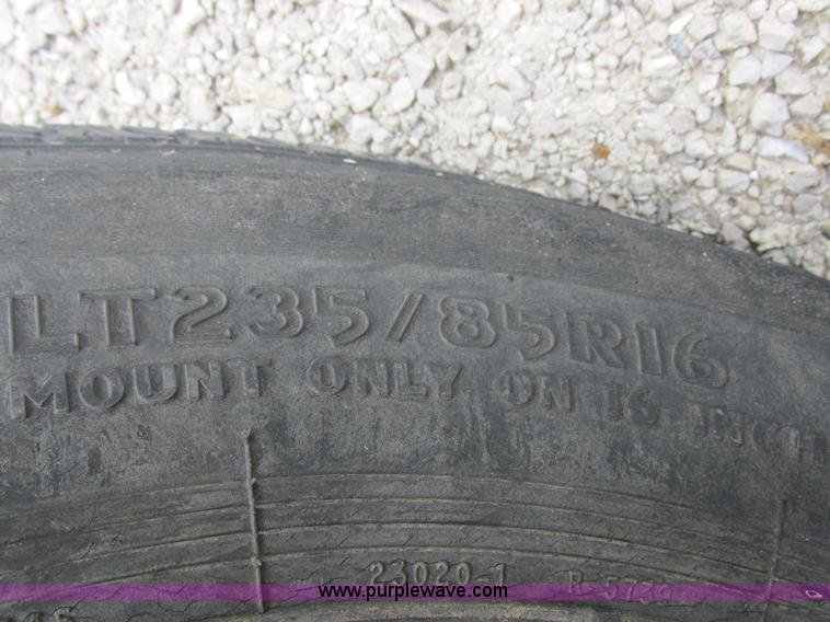 image for item I8952 1990 Ford F450 Super Duty XL utility truck