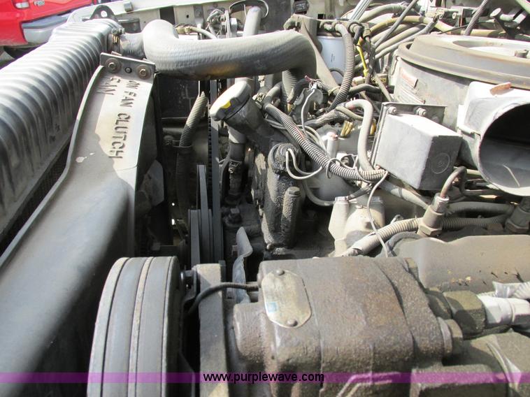 image for item I8952 1990 Ford F450 Super Duty XL utility truck