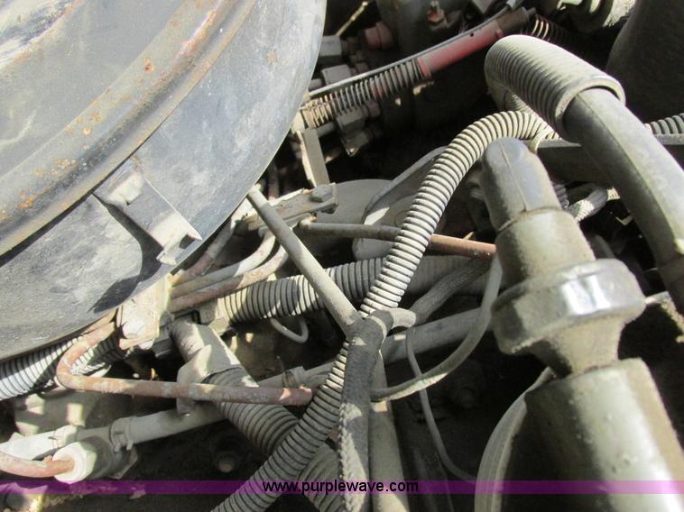 image for item I8952 1990 Ford F450 Super Duty XL utility truck