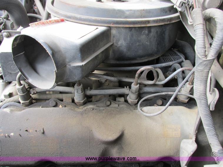 image for item I8952 1990 Ford F450 Super Duty XL utility truck