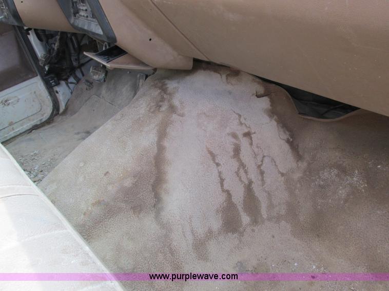 image for item I8952 1990 Ford F450 Super Duty XL utility truck