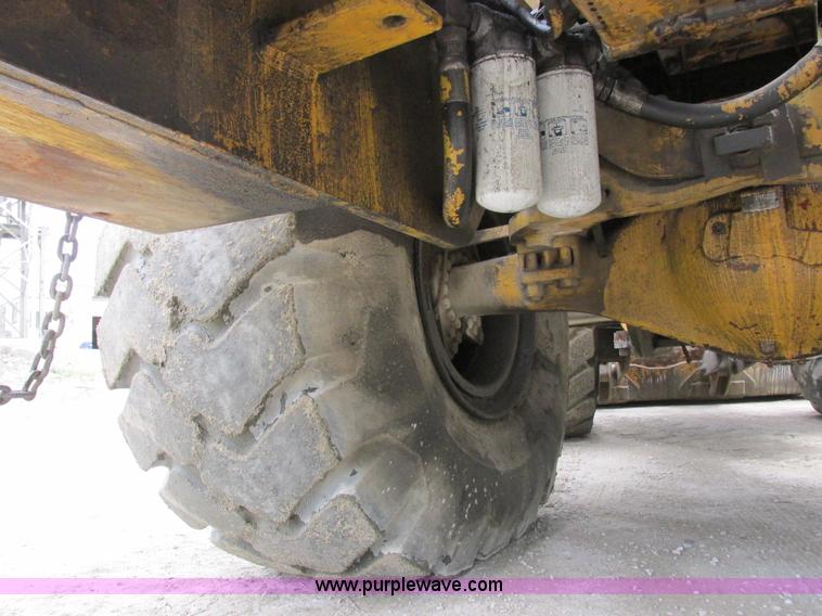 image for item I8959 1991 Clark Michigan 175C wheel loader