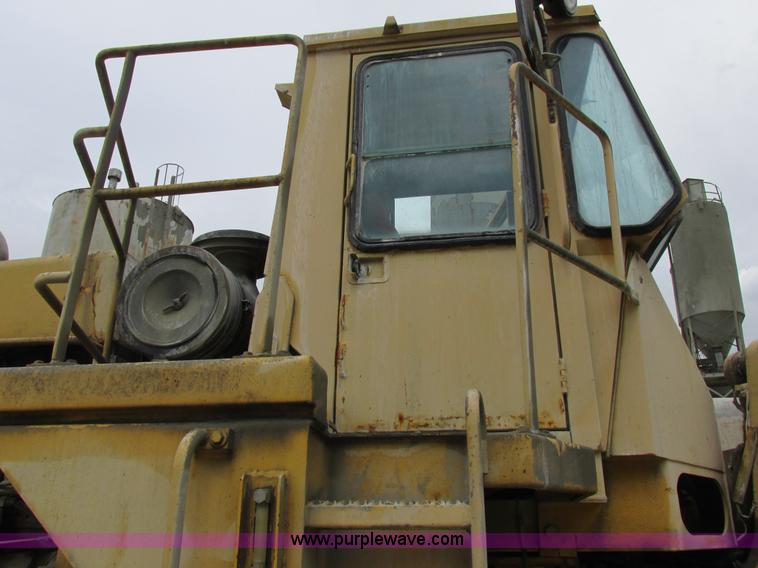 image for item I8959 1991 Clark Michigan 175C wheel loader