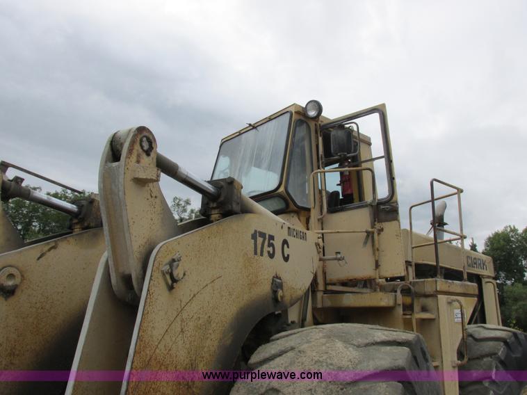 image for item I8959 1991 Clark Michigan 175C wheel loader