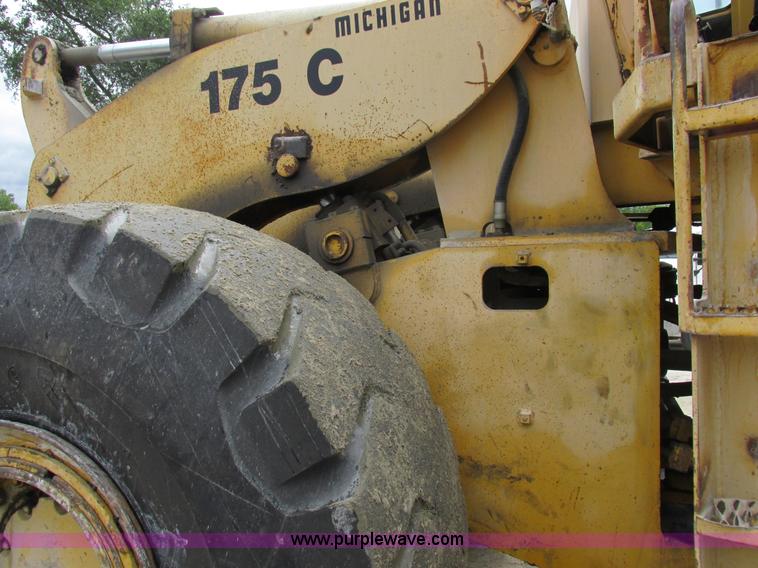 image for item I8959 1991 Clark Michigan 175C wheel loader