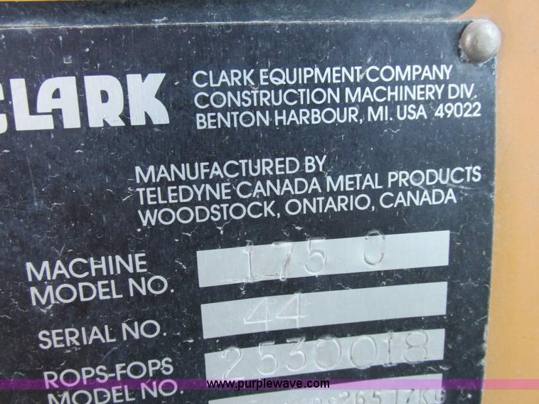 image for item I8959 1991 Clark Michigan 175C wheel loader