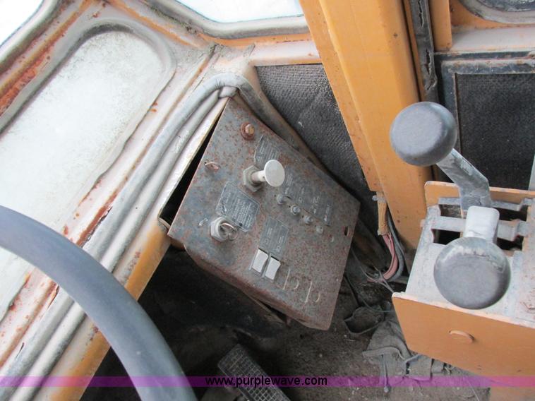 image for item I8959 1991 Clark Michigan 175C wheel loader