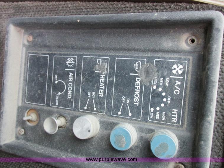 image for item I8959 1991 Clark Michigan 175C wheel loader