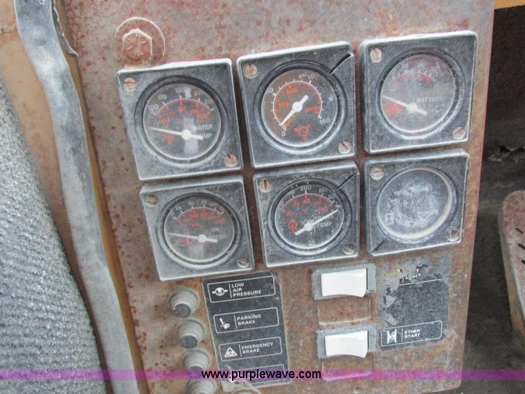 image for item I8959 1991 Clark Michigan 175C wheel loader