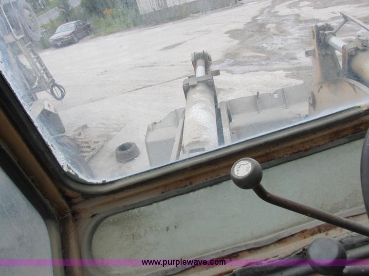 image for item I8959 1991 Clark Michigan 175C wheel loader