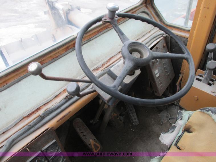 image for item I8959 1991 Clark Michigan 175C wheel loader