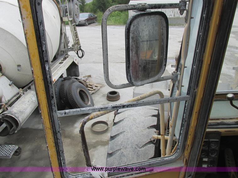 image for item I8959 1991 Clark Michigan 175C wheel loader