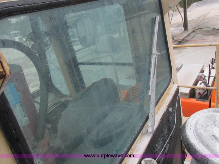 image for item I8959 1991 Clark Michigan 175C wheel loader