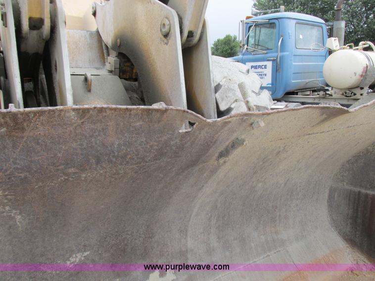 image for item I8959 1991 Clark Michigan 175C wheel loader