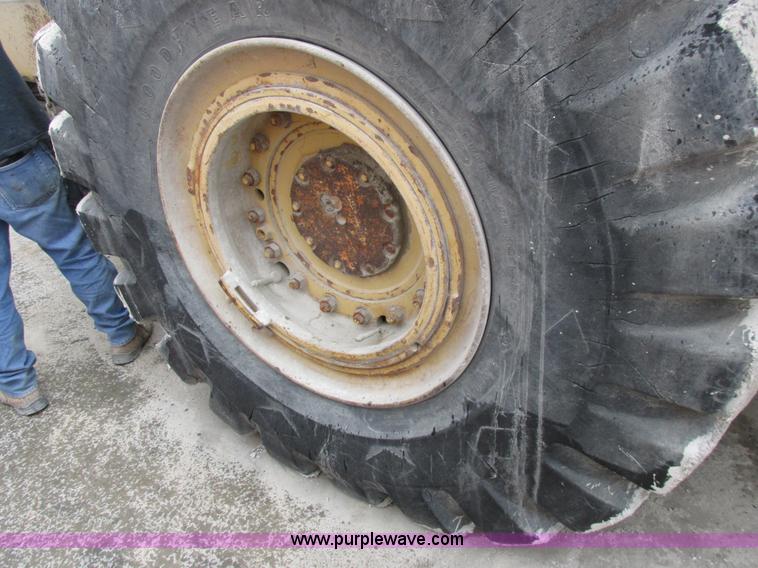 image for item I8959 1991 Clark Michigan 175C wheel loader