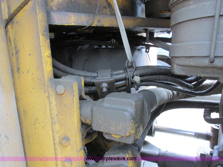 image for item I8959 1991 Clark Michigan 175C wheel loader