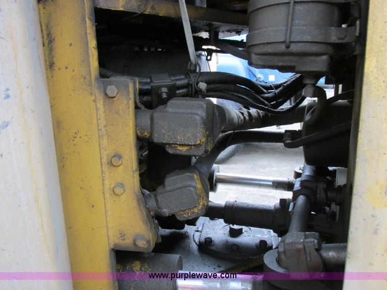 image for item I8959 1991 Clark Michigan 175C wheel loader