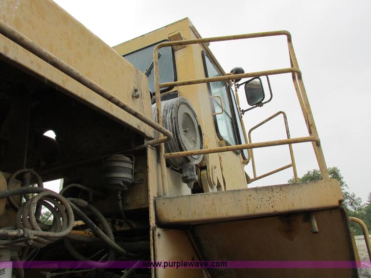 image for item I8959 1991 Clark Michigan 175C wheel loader