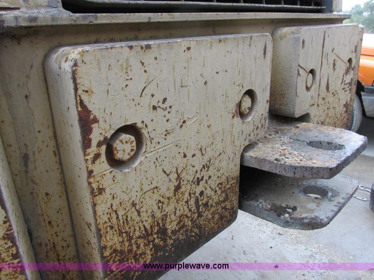 image for item I8959 1991 Clark Michigan 175C wheel loader