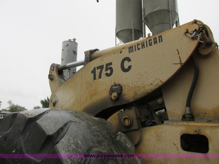 image for item I8959 1991 Clark Michigan 175C wheel loader