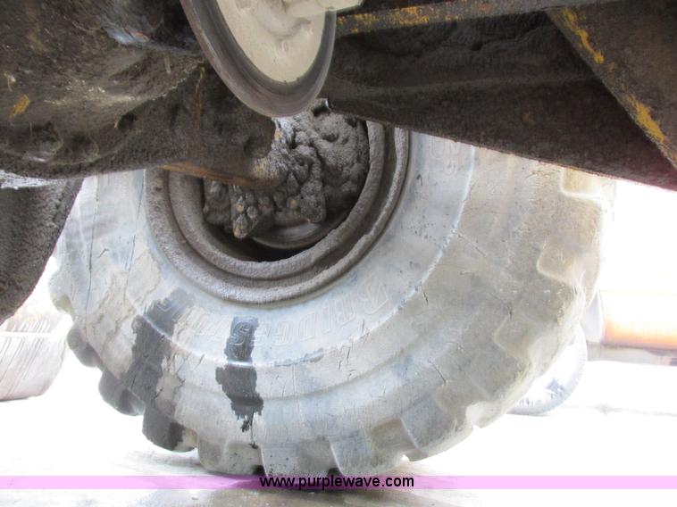 image for item I8959 1991 Clark Michigan 175C wheel loader