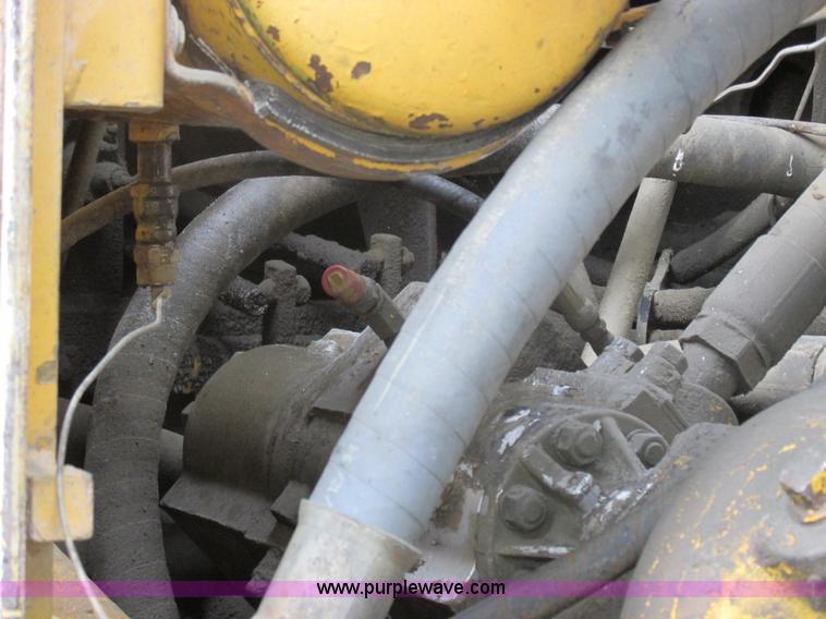image for item I8959 1991 Clark Michigan 175C wheel loader