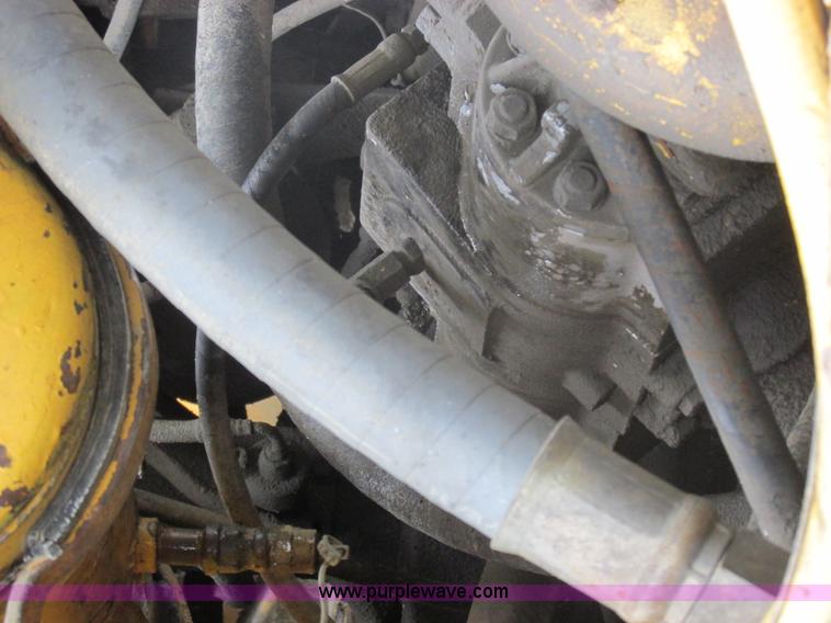 image for item I8959 1991 Clark Michigan 175C wheel loader