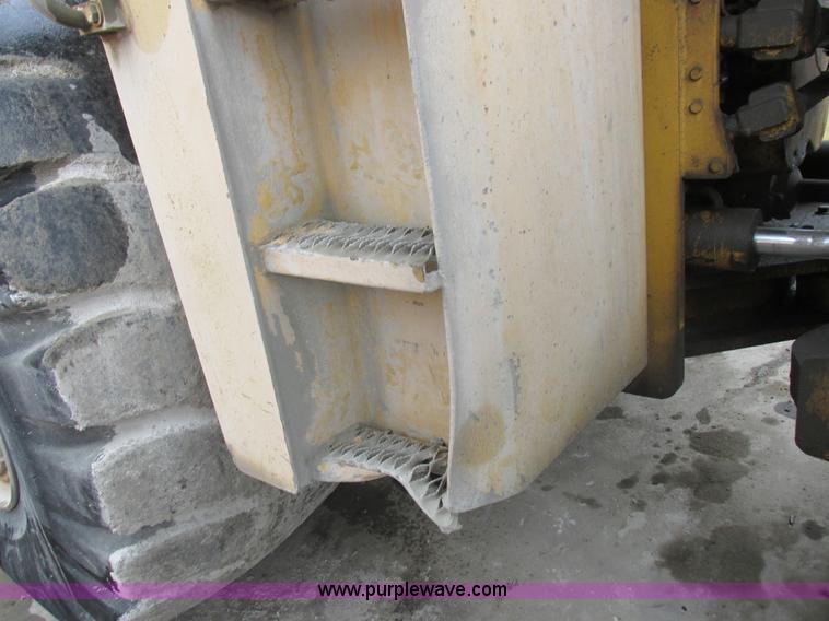 image for item I8959 1991 Clark Michigan 175C wheel loader