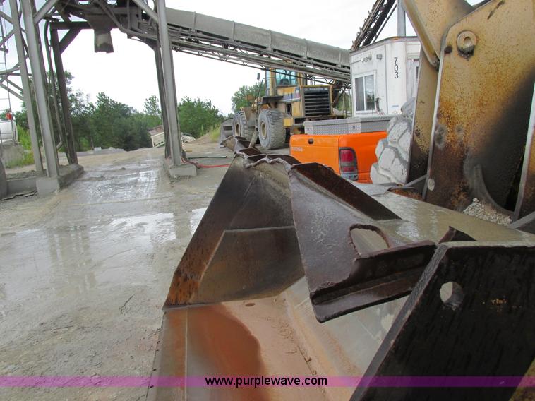 image for item I8959 1991 Clark Michigan 175C wheel loader