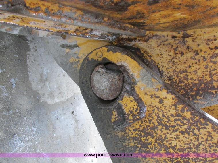 image for item I8959 1991 Clark Michigan 175C wheel loader