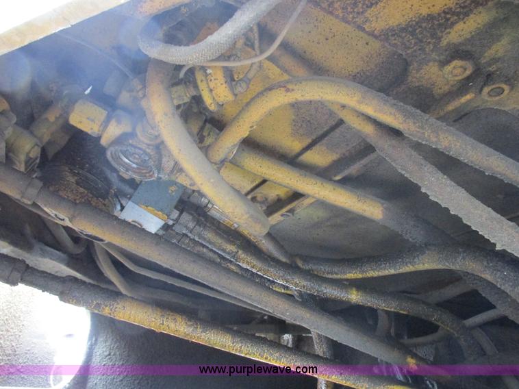 image for item I8959 1991 Clark Michigan 175C wheel loader