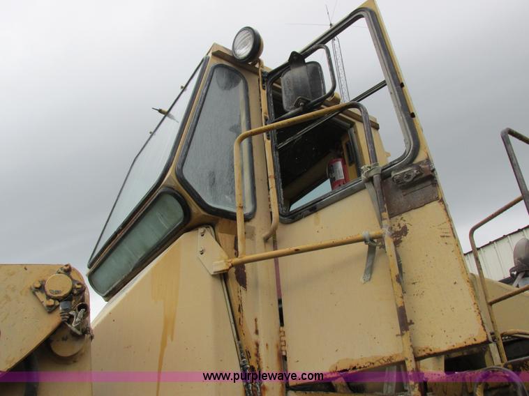 image for item I8959 1991 Clark Michigan 175C wheel loader