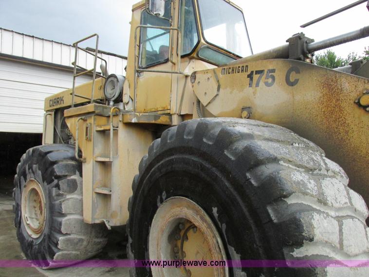 image for item I8959 1991 Clark Michigan 175C wheel loader