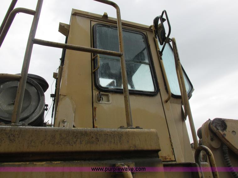 image for item I8959 1991 Clark Michigan 175C wheel loader