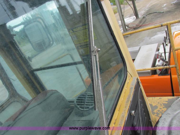 image for item I8959 1991 Clark Michigan 175C wheel loader