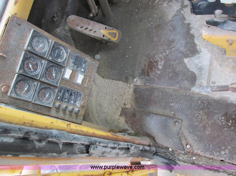 image for item I8959 1991 Clark Michigan 175C wheel loader