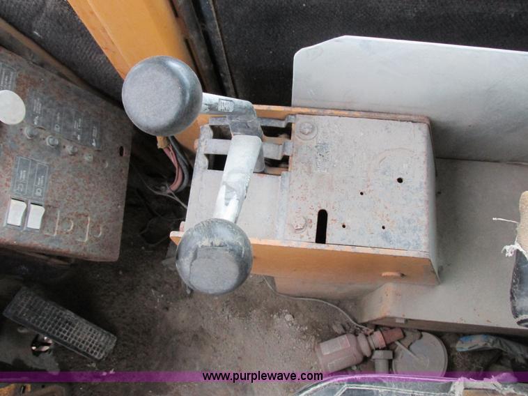 image for item I8959 1991 Clark Michigan 175C wheel loader