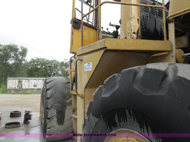image for item I8959 1991 Clark Michigan 175C wheel loader