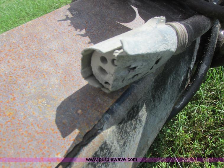 image for item I8969 2000 Wheeler pup trailer