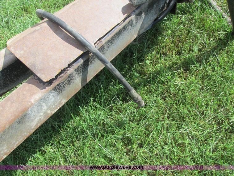 image for item I8969 2000 Wheeler pup trailer