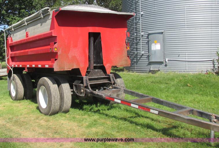image for item I8969 2000 Wheeler pup trailer