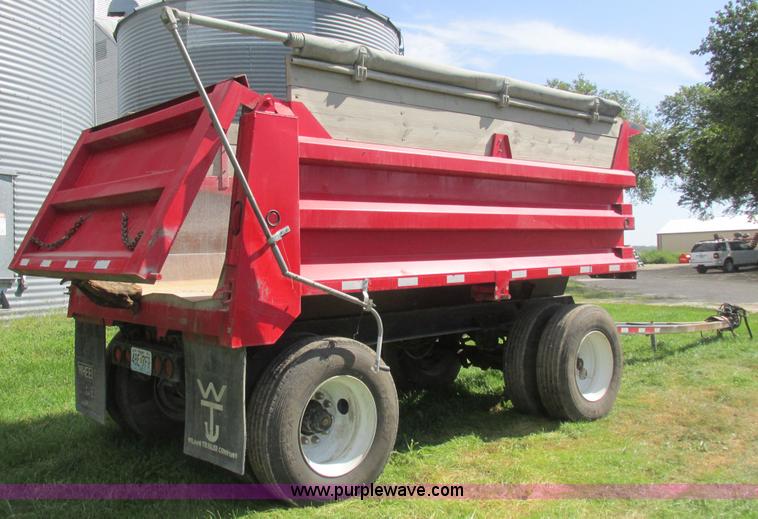 image for item I8969 2000 Wheeler pup trailer