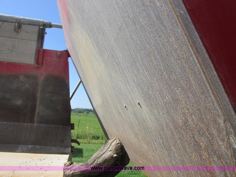 image for item I8969 2000 Wheeler pup trailer