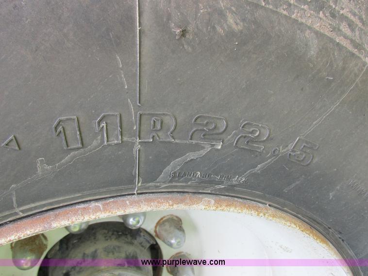 image for item I8969 2000 Wheeler pup trailer