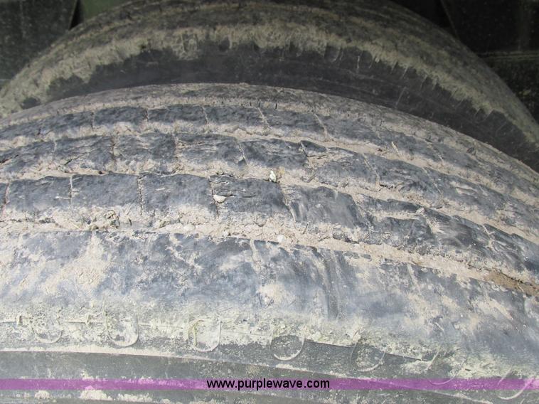 image for item I8969 2000 Wheeler pup trailer