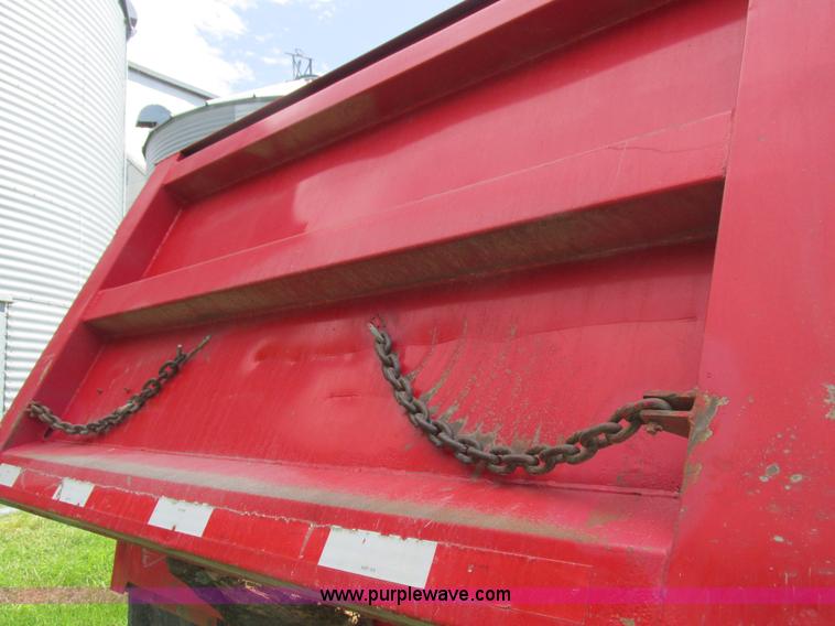 image for item I8969 2000 Wheeler pup trailer