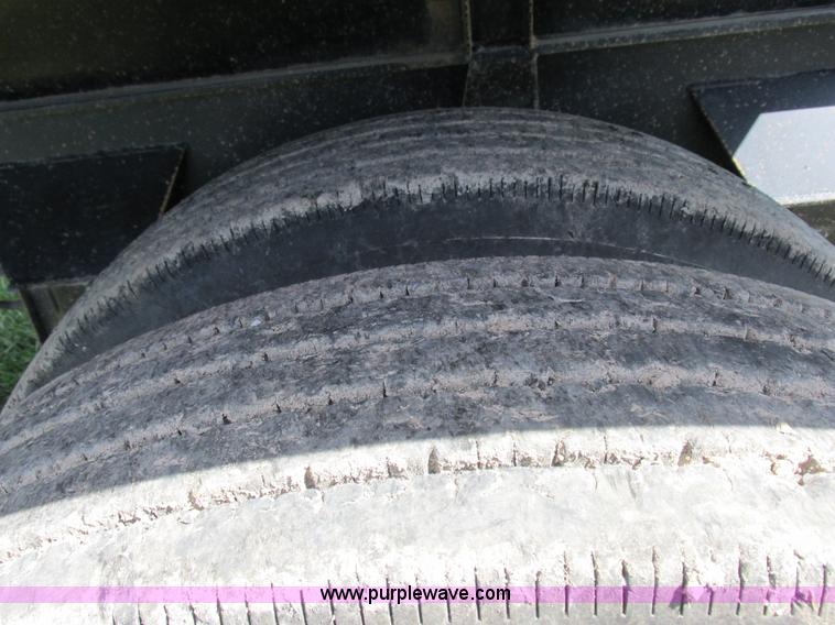 image for item I8969 2000 Wheeler pup trailer