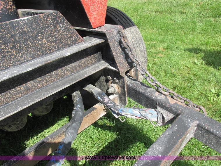 image for item I8969 2000 Wheeler pup trailer