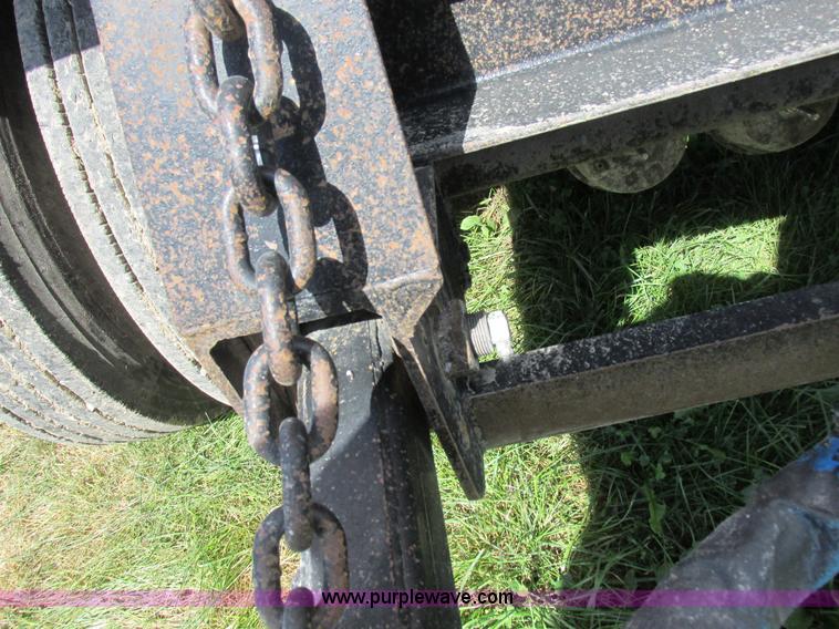 image for item I8969 2000 Wheeler pup trailer