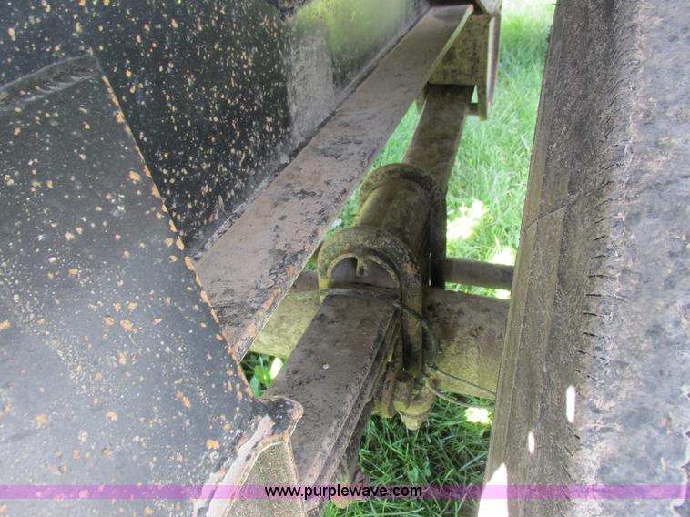 image for item I8969 2000 Wheeler pup trailer